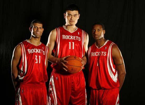 全面即战力！陈林坚10中4&三分6中3拿到12分5板2助1断（攻防兼备！陈林坚10投4中、三分6中3，贡献12分5板2助1断）