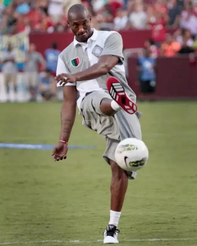 “苏超”夺冠，泰州队景泊羲：爸爸在天上肯定会为我高兴（苏超封王，泰州队景泊羲动情：爸爸在天上一定会为我开心）