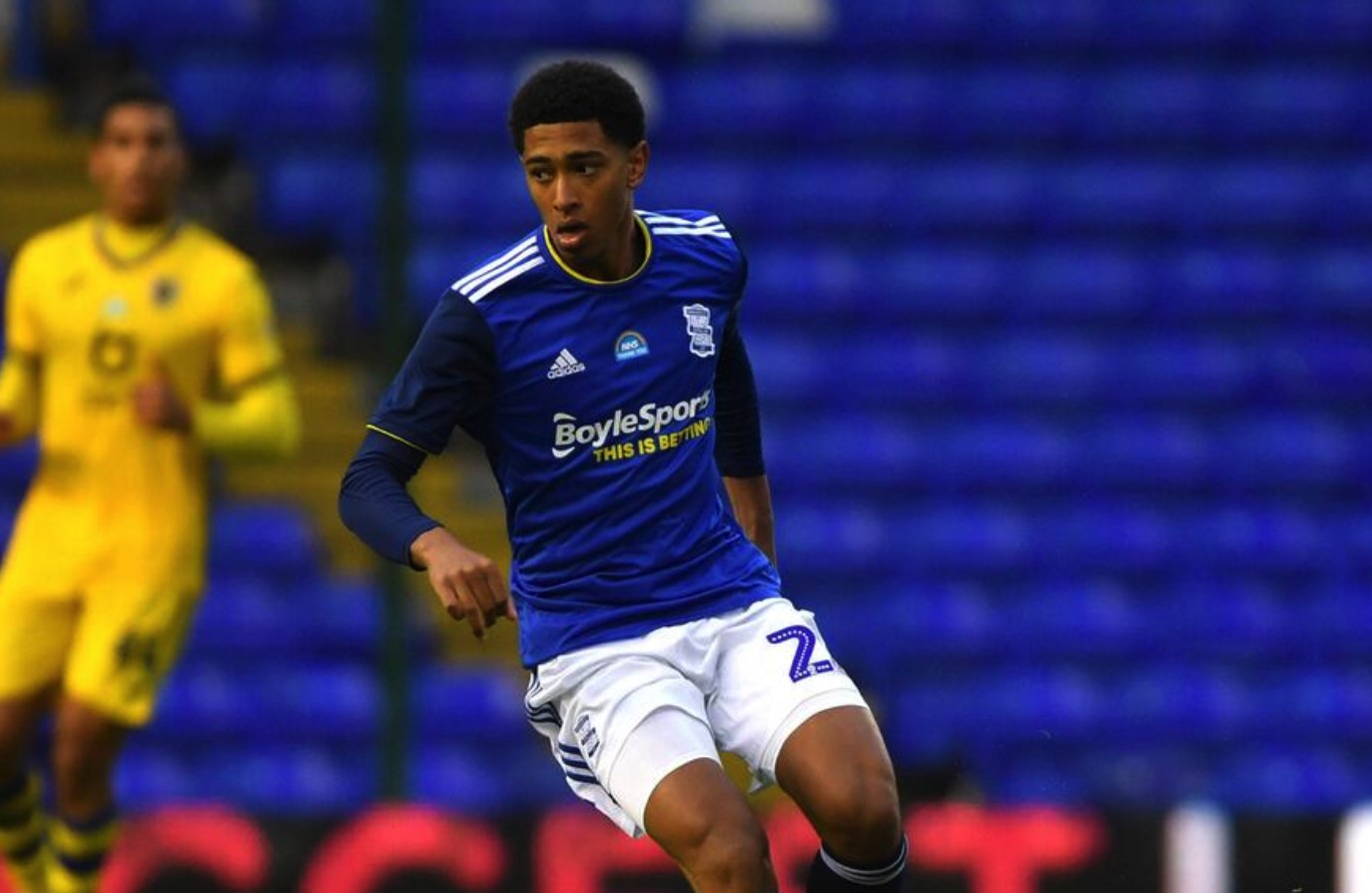 官方：孔蒂当选2025意足球盛典最佳教练，那不勒斯最佳俱乐部（官方宣布：孔蒂当选2025年意足盛典最佳教练，那不勒斯荣膺最佳俱乐部）