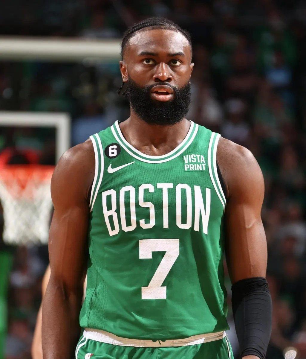 激情碰撞，火箭VS掘金季后赛对决即将上演（烽火将起：火箭与掘金季后赛巅峰对决在即）