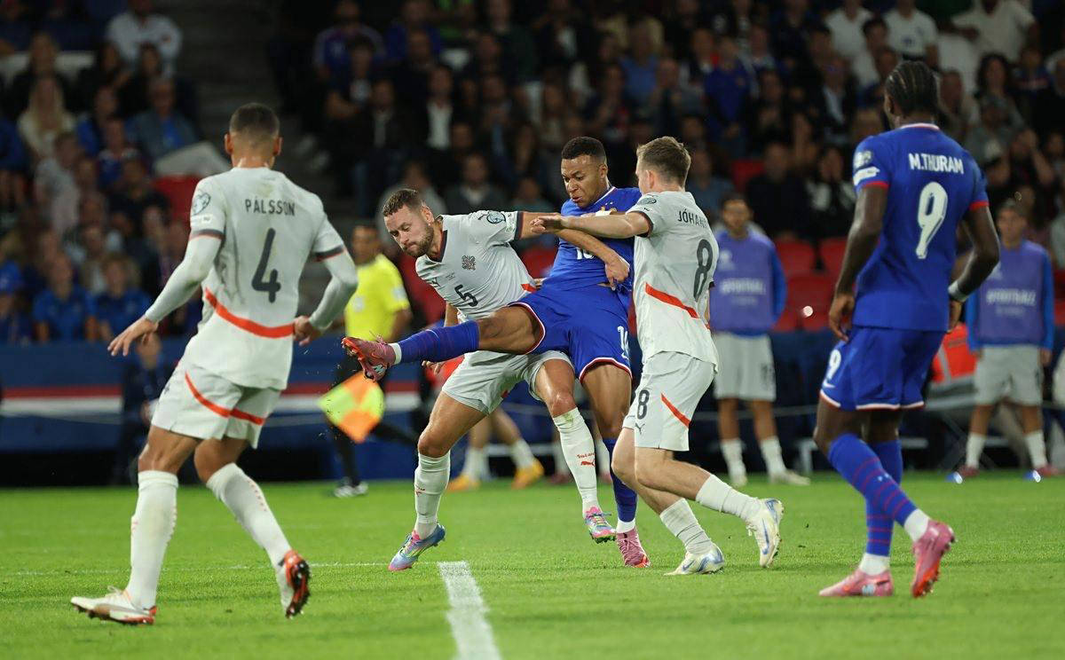 外媒：安哥拉足协邀请阿根廷国家队踢友谊赛的费用为1200万欧（据外媒报道，安哥拉足协邀阿根廷国家队踢友谊赛，费用高达1200万欧元）