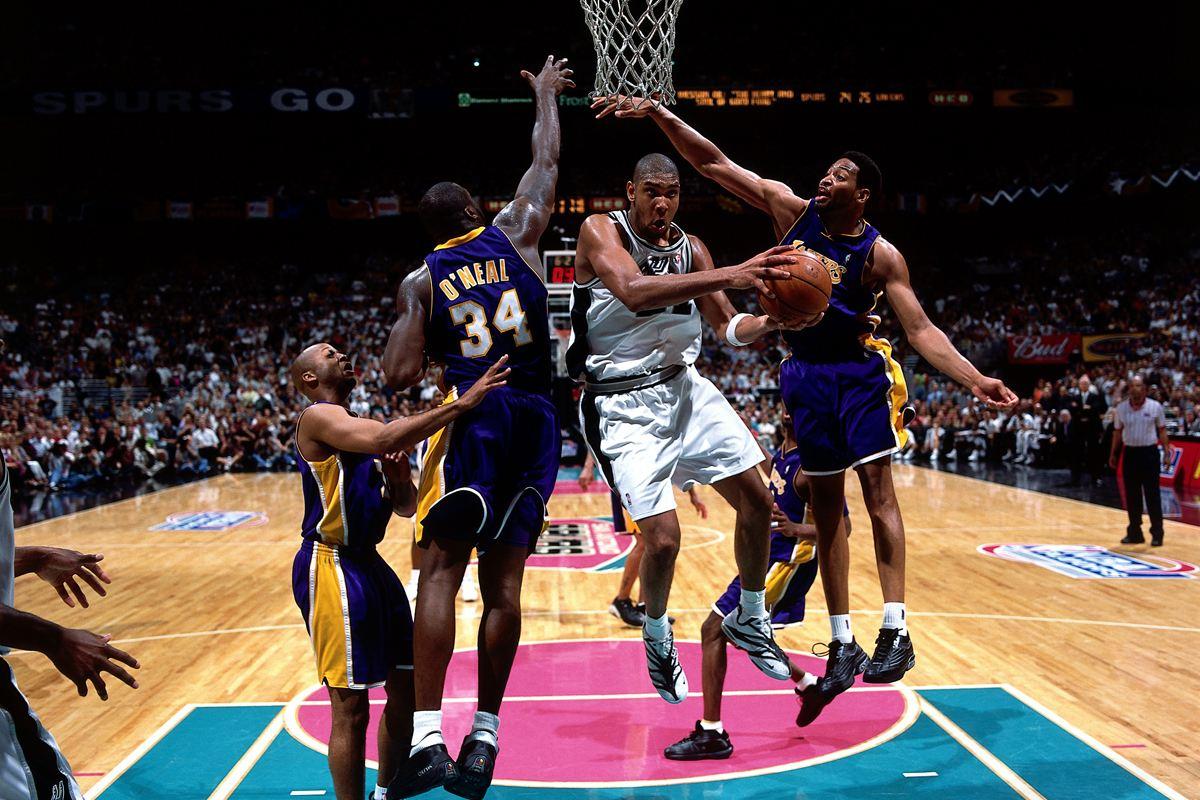 2025年铜梁龙主场场均观众超1.5万人，间接拉动消费约11亿元（2025年铜梁龙主场场均上座超1.5万，间接带动消费约11亿元）