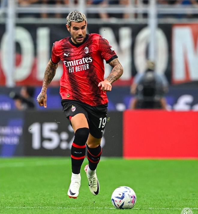 孔蒂：卡拉巴赫是这赛季的欧冠黑马；卢卡库还没做好复出准备（孔蒂：卡拉巴赫堪称本季欧冠黑马，卢卡库复出尚未就绪）