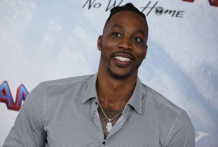 媒体人：萨姆纳今天打得还行 但广东还是要考虑解决后卫问题（媒体人点评：萨姆纳本场发挥合格，广东后场问题仍待解决）