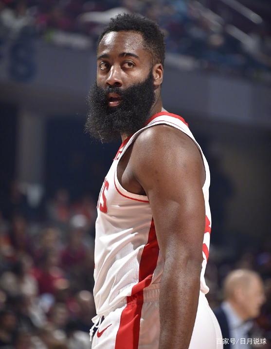 CBA：广州队打出团队篮球 击败江苏（CBA：广州男篮凭借团队配合力克江苏队）