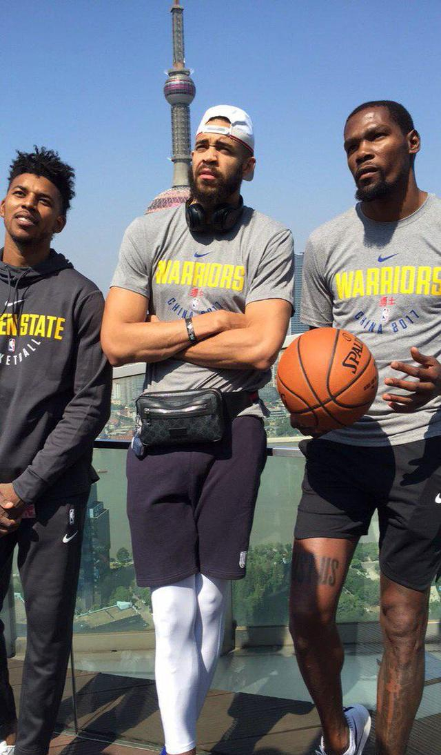 美记：湖人赢球不是运气，詹姆斯专等这种“混乱时刻”（美媒：湖人取胜并非靠运气，詹姆斯善于把握比赛乱局）