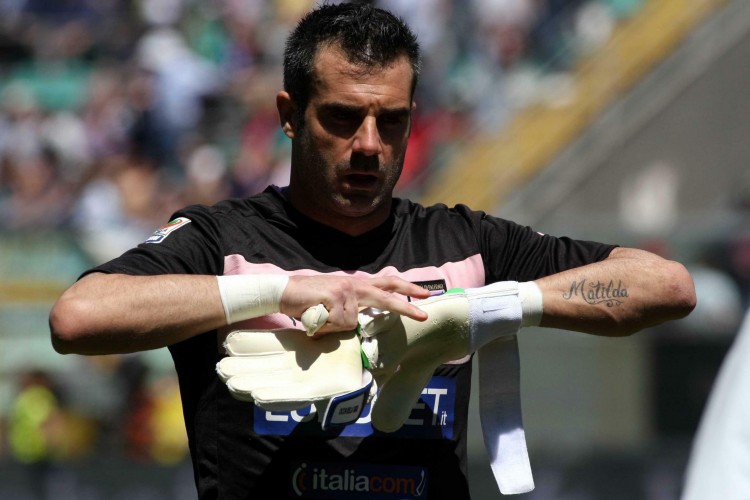 快船下半场进攻崩盘：科比-布朗得分超过哈登和小卡，末节6分钟仅得2分（快船下半场进攻失灵：科比-布朗得分压过哈登和小卡，末节最后6分钟仅拿2分）