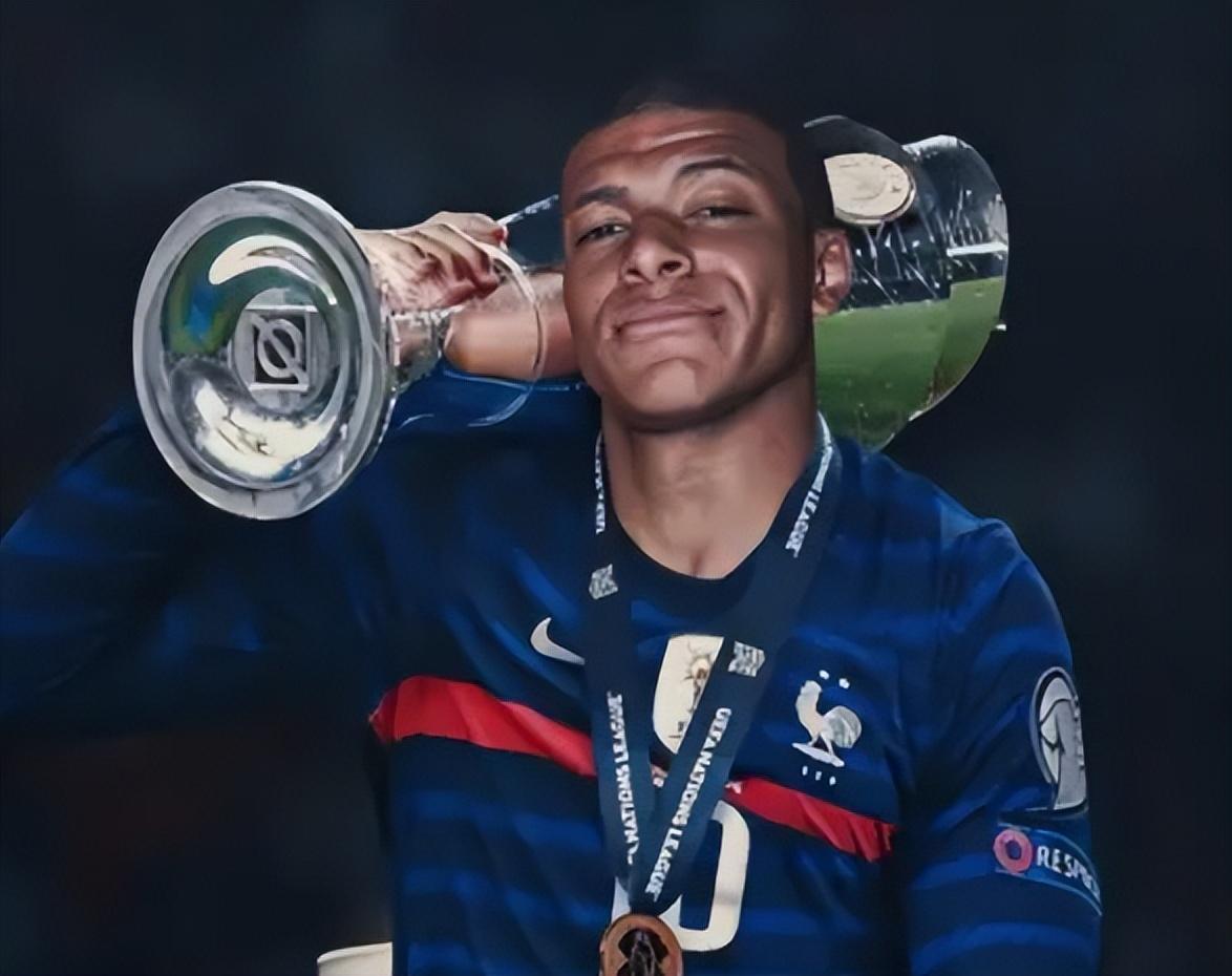 欧媒：拉索正领跑埃菲斯主教练候选，预计将接替科科斯科夫（欧媒：拉索成埃菲斯主帅头号热门，有望接替科科斯科夫）