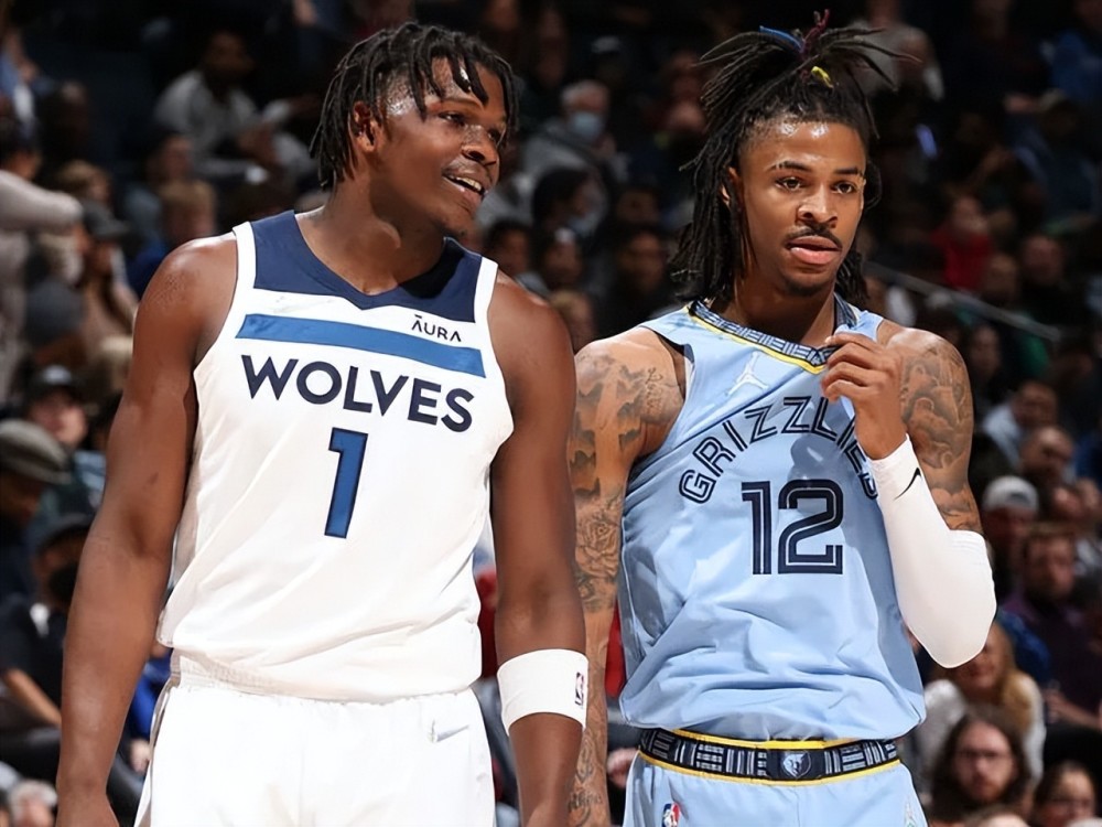 巴萨今夏卖卡萨多免签托马斯引热议（巴萨今夏或售卡萨多并免签托马斯引发争议）