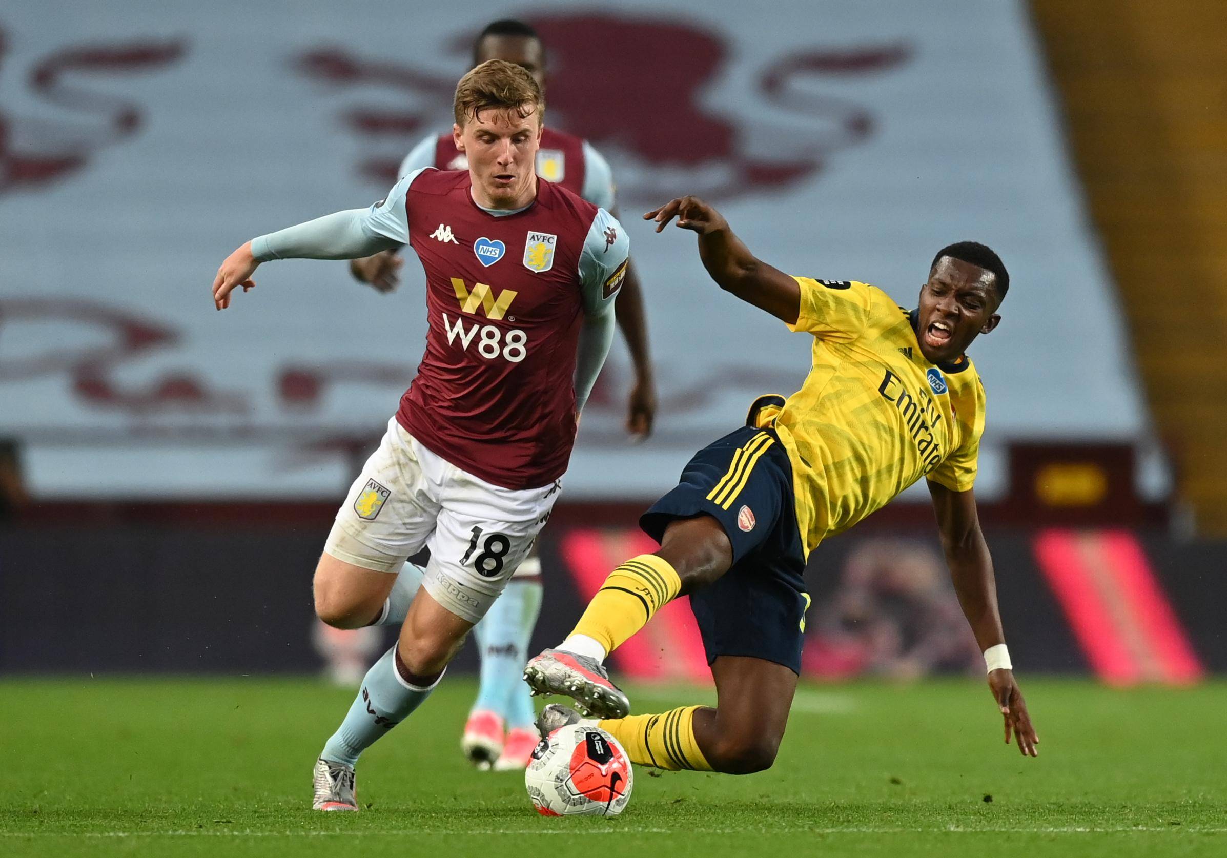 继续对轰！湖人范德比尔特三分+补篮 杜兰特联手阿门连拿7分回应（飙分大战再度上演：湖人范德比尔特三分+补篮，杜兰特携手阿门连砍7分回击）