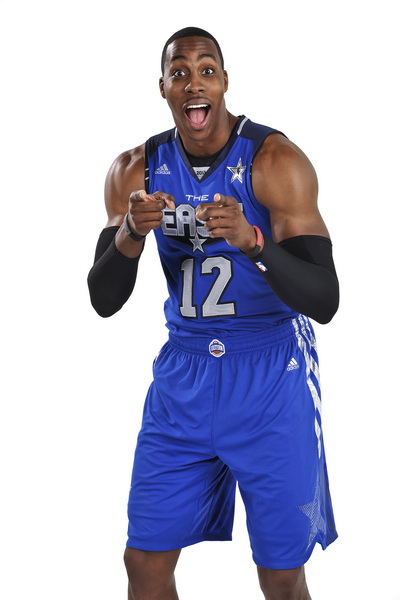 津门虎将在11月16日举办年票球迷开放日活动，共100个名额（津门虎11月16日举行年票球迷开放日，限额100名）