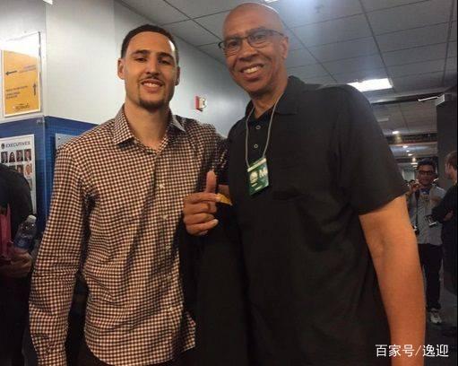 上来就杠上了！狄龙单打詹姆斯 连续转身突破上篮回应（开局就火拼！狄龙单挑詹姆斯，连续转身突破上篮强势回应）