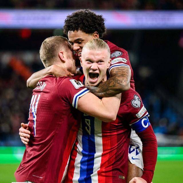 中后卫超长奔袭破门，帅炸了（中后卫长驱直入破门，燃爆全场）