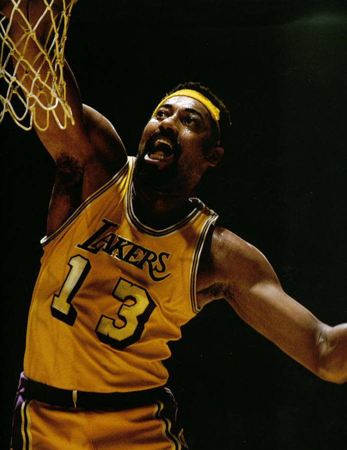 唐斯：华子表现出色我就像骄傲的大哥哥 经常路过阿迪去看他海报（唐斯盛赞华子：我像自豪的哥哥，路过阿迪总要看看他的海报）