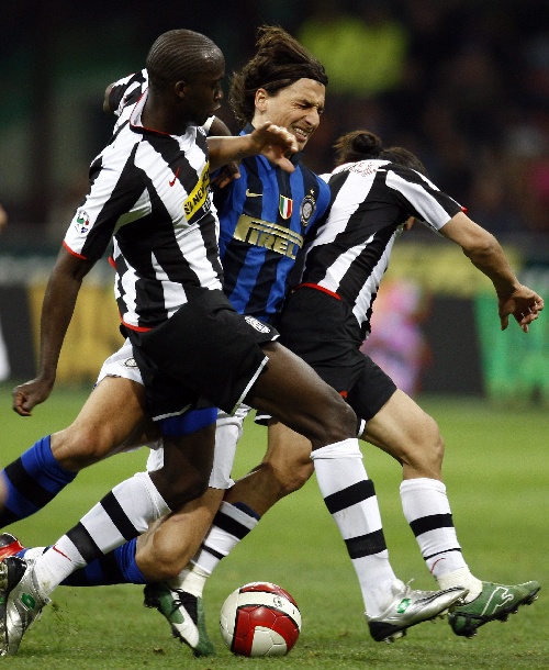 恰20：尼科-帕斯？他进步了很多很有前途，但我不关注对手（恰20谈尼科-帕斯：进步显著前景可期，我只专注本队）