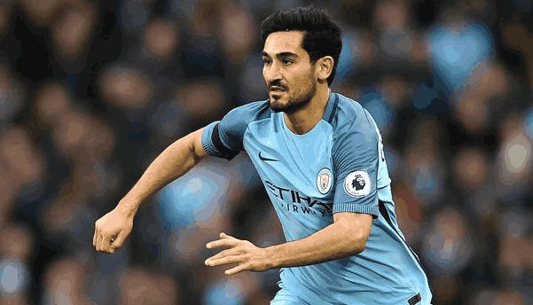 张镇麟：新赛季加盟上海从点滴做起，希望和弗格为球队做贡献（张镇麟加盟上海新季：携手弗格从点滴起步为球队贡献力量）