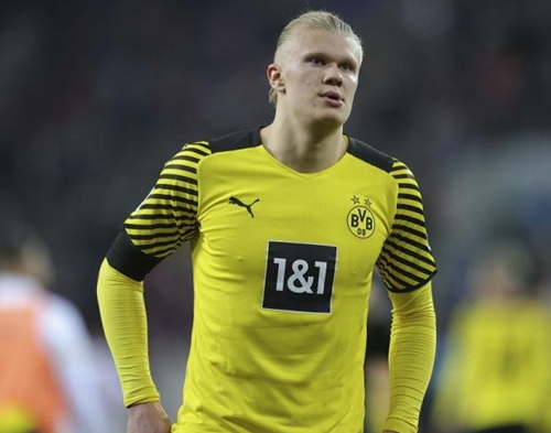 每体：博阿滕昨天再次造访巴萨，并且观看了青年队的比赛（每体：博阿滕昨日再访巴萨，现场观看青年队比赛）