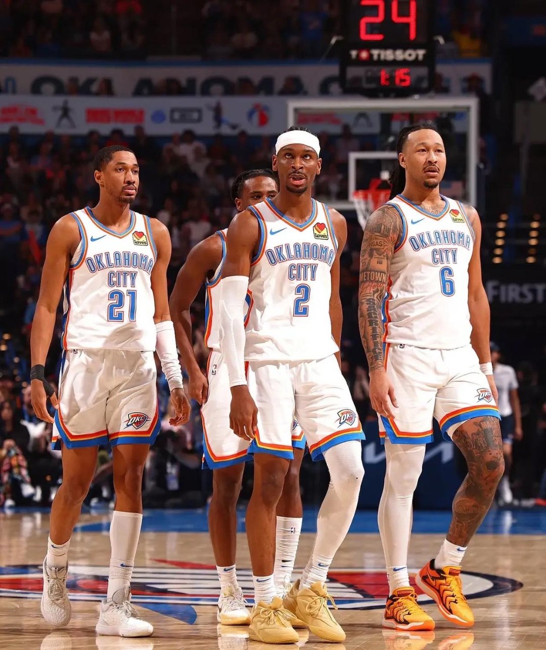 因球迷掷杂物被罚，塞维利亚官方：将对关看台的处罚提起上诉（球迷投掷杂物致看台被关，塞维利亚称将就处罚上诉）