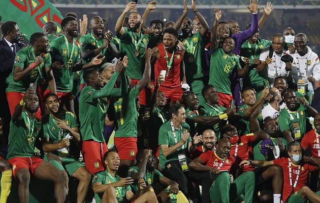 混团世界杯：国乒8-4德国!动漫和双甜各被咬1分,王楚钦爆大冷输1盘（混团世界杯：国乒8-4击退德国，两对组合各丢1分，王楚钦爆冷丢一盘）