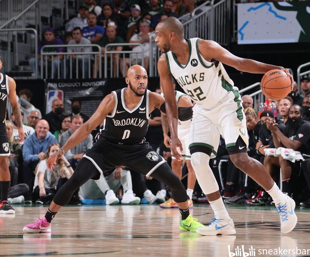 利桑德罗有望火线复出，或进入曼联对阵埃弗顿名单（利桑德罗有望提前回归，或入选曼联战埃弗顿大名单）