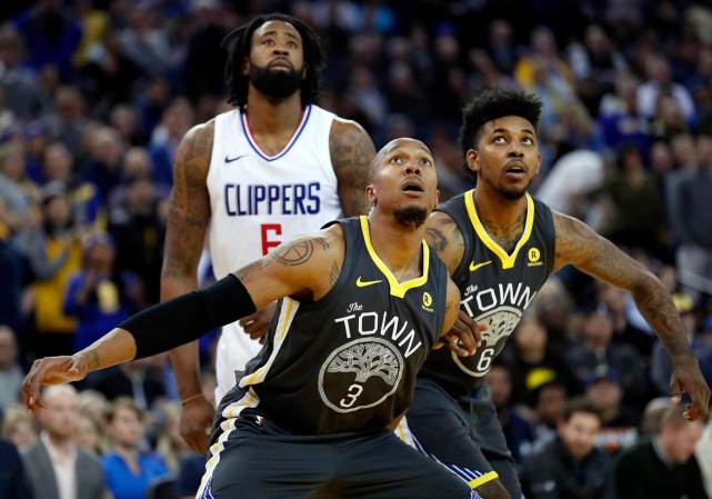 威少疯狂打铁，却完成续命之旅（威少手感低迷，仍上演续命之战）