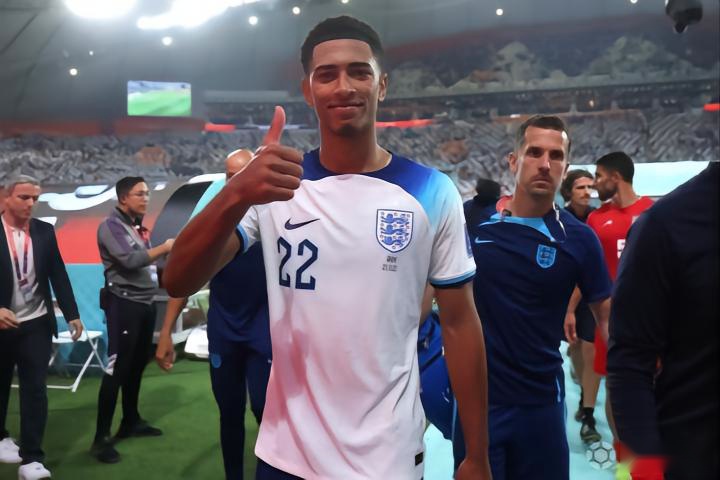 浓眉重返五号位！基德：他别无选择，为了球队他愿意付出一切（浓眉再次出任中锋！基德称其别无他选，愿为球队奉献一切）