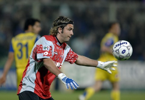 欧冠第6轮战报：阿森纳全胜领跑，拜仁国米等豪强分列前八（欧冠第6轮综述：阿森纳全胜登顶，拜仁国米等豪门占据前八）