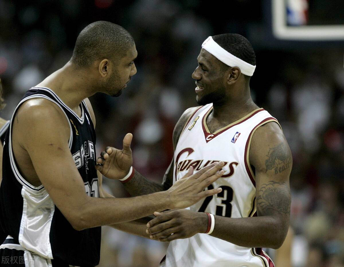 TA：皇马球星团队深度介入更衣室，阿隆索管理面临额外挑战（TA：皇马巨星身边团队深度干预更衣室，阿隆索执教管理遭遇额外考验）