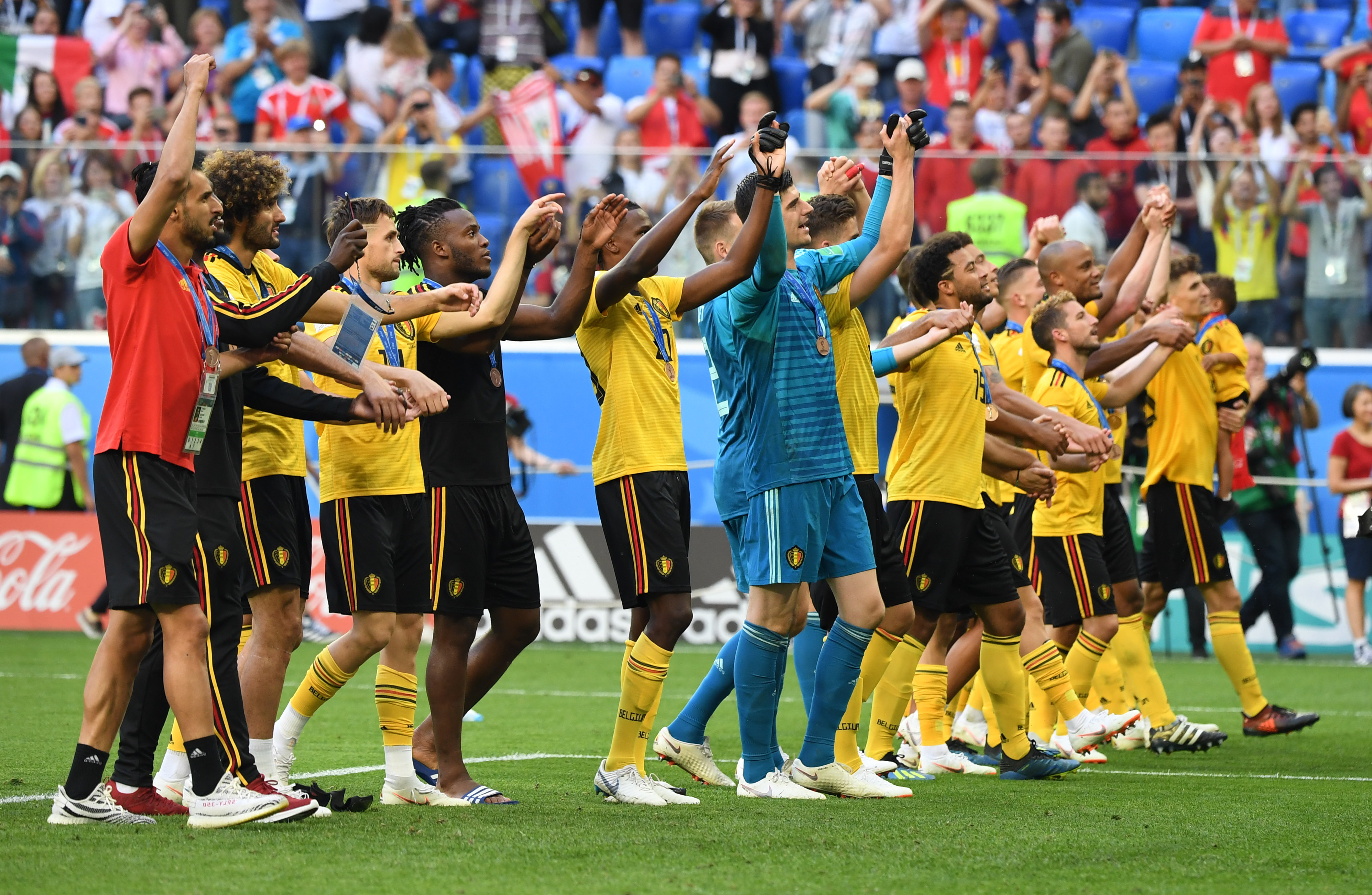 美记：湖人现在拥有最强的二人组，詹姆斯是时候离开了（美媒：湖人坐拥最强双星，詹姆斯是时候离队了）