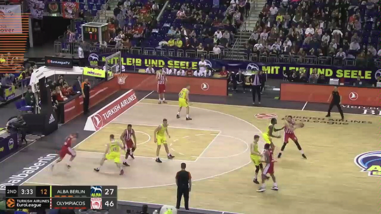 赫塔费主帅：西甲裁判要求尊重并哭诉自己有家人，谁没家人？（赫塔费主帅不满：西甲裁判要尊重还称自己有家人？谁没有家人）