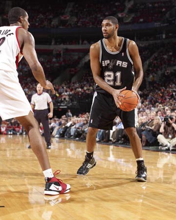 非洲杯战报：迪亚斯破门，卡比制胜，摩洛哥2-0胜科摩罗（非洲杯：迪亚斯先拔头筹，卡比锁定胜局，摩洛哥2-0力克科摩罗）