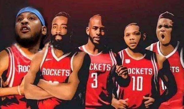 塞维球迷不满球队表现，向球场投掷杂物导致德比战暂停18分钟（塞维利亚球迷不满球队表现向场内掷物，德比战被迫中断18分钟）