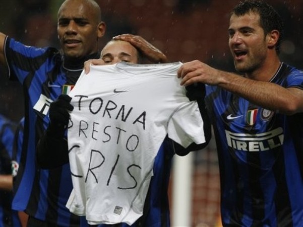 全国滑雪爱好者齐聚崇礼雪场炫技（全国滑雪达人汇聚崇礼雪场上演炫技）